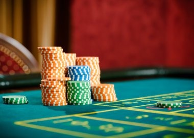 broslot88 app dashboard showing live tables and sportsbook side-by-side